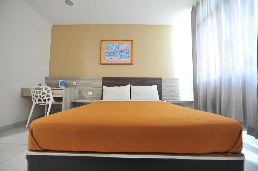 Suria Malaqa Hotel 2*